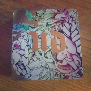 Urban Decay eyeshadow container- Rebound