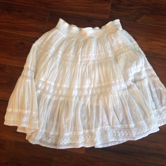 Edme & Esyllte white skirt size Large