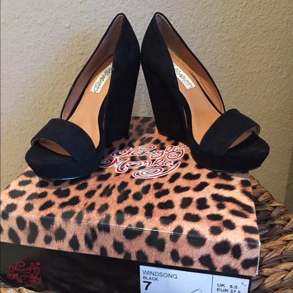 Naughty Monkey Wedges Size 7