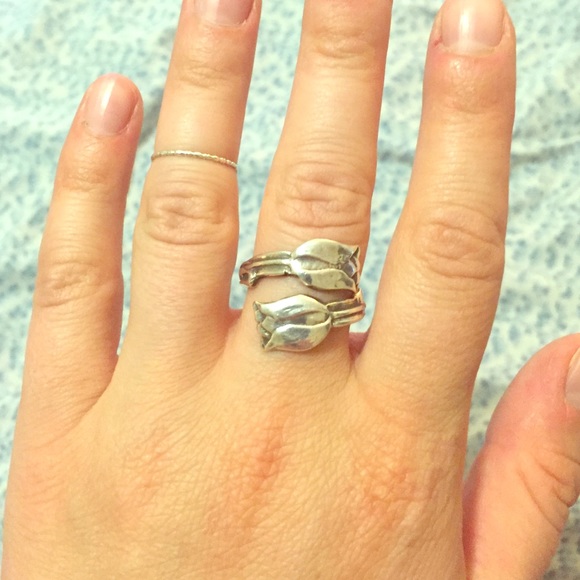 Lovely sterling tulip spoon style ring