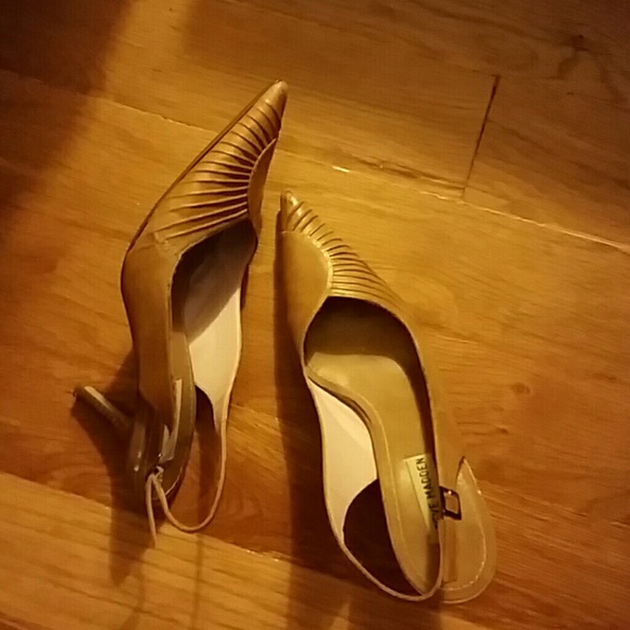 Steve Madden Shoes - Steve Madden pointy toe slingback