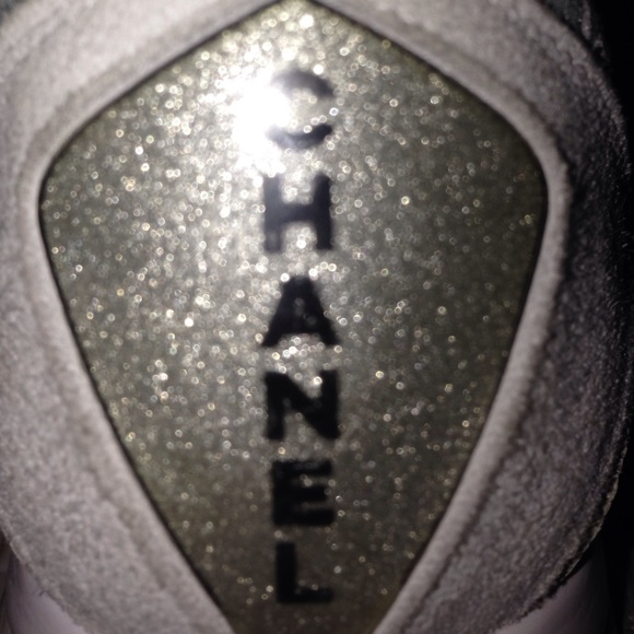 Chanel - Picture 2 of 4