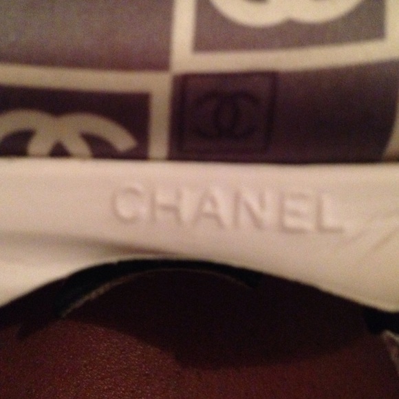 Chanel - Picture 4 of 4