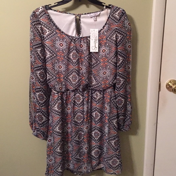 Dress - Picture 1 of 4