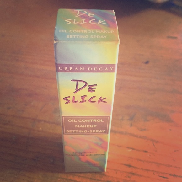 De-slick Oil Control Makeup Setting Spray