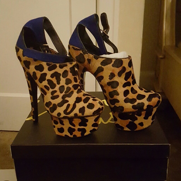 Shoes - Picture 2 of 3