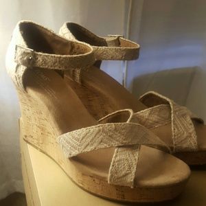 TOMS woven diamond wedge