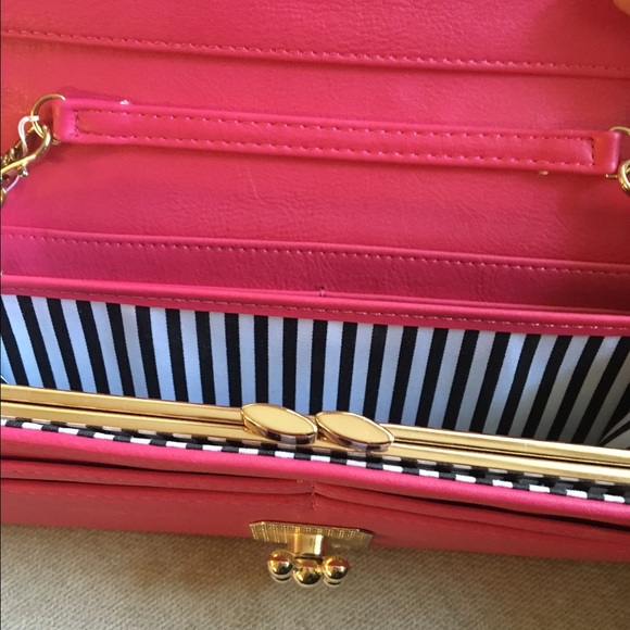 Crossbody Wallet - Picture 2 of 3