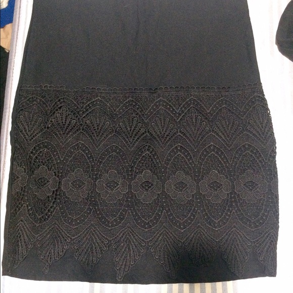 Skirt with some embroidered flowers