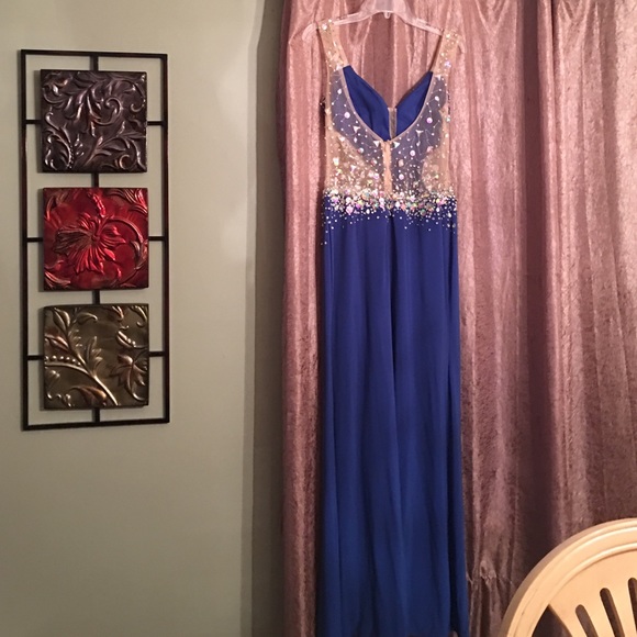 Prom dress - Picture 2 of 2