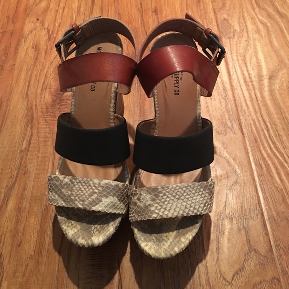 Mossimo wedges... Good condition.