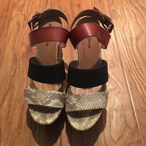 Mossimo wedges... Good condition.