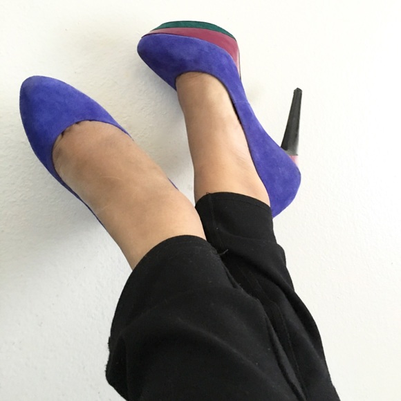 Purple pumps