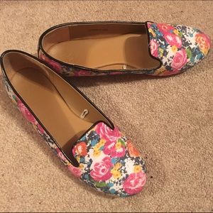 🌺🍃🌸Summer isn't over! Gorgeous flower flats🌺