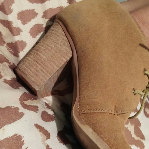 CHINESE LAUNDRY BROWN BOOTIES