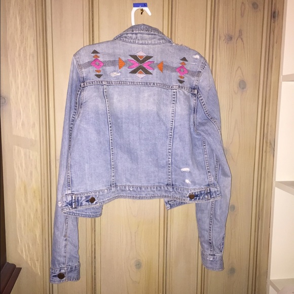 AE Vintage Ripped Jean Jacket