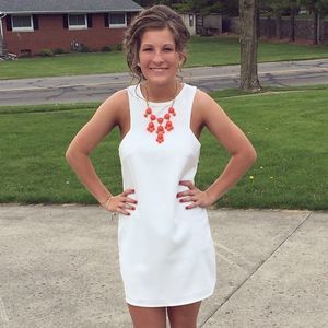 Meet your Posher, Caitlin