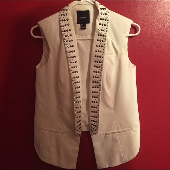 🌾💫Super fashion white vest! *Stylist pick!