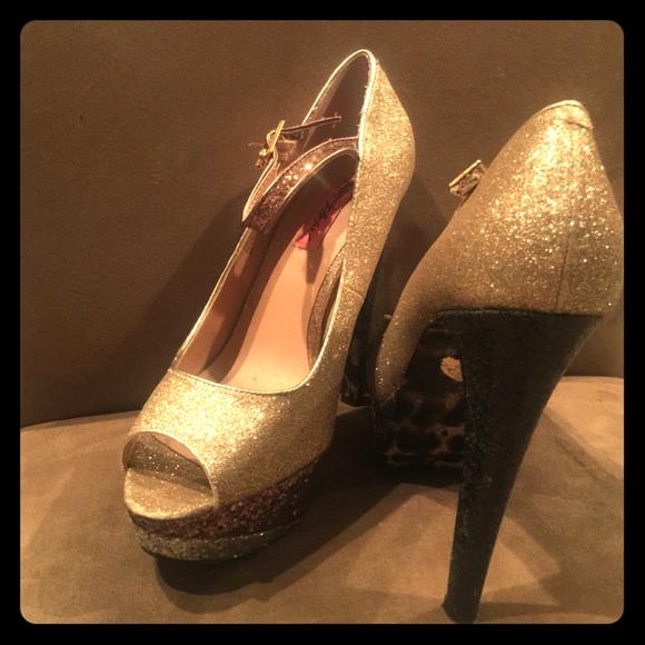 💔 SOLD!! Betsey Johnson PARTY shoes!! ✨🎉