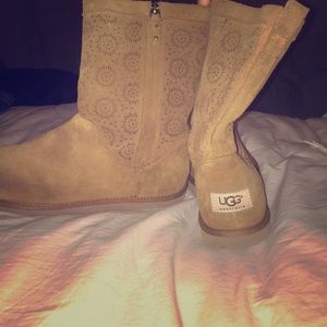 UGG Boots!! Only worn twice!