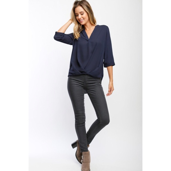 🔹LAST🔹Best Practice Navy Draped Top - Picture 4 of 4