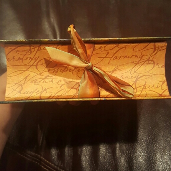 Hallmark note card set and box - Picture 4 of 4