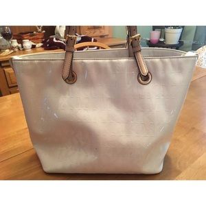White Michael kors tote