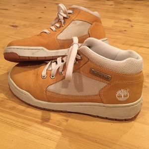 Timberland mids