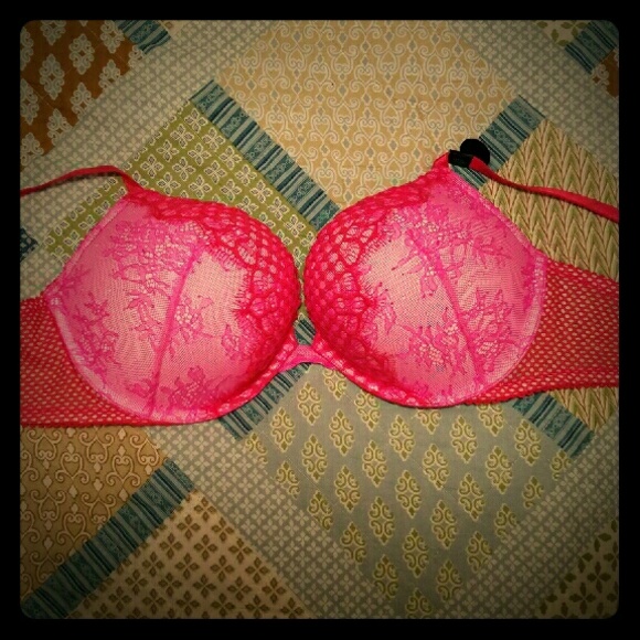 New & Beautiful Victoria Secrets  Push Up Bra