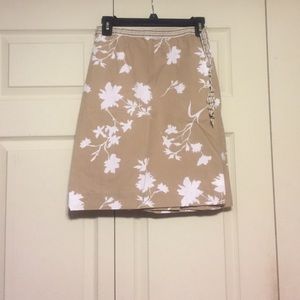 Beach perfect!  Vintage Wrap skirt!🐬