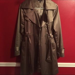 🍂🍁Trench coat we love!