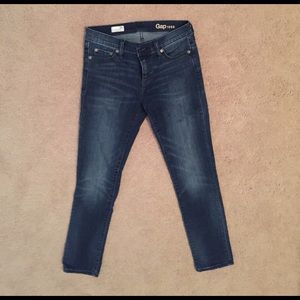 Gap girlfriend cut jeans, size 25r