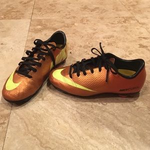 KIDS NIKE MERCURIAL SOCCER CLEATS