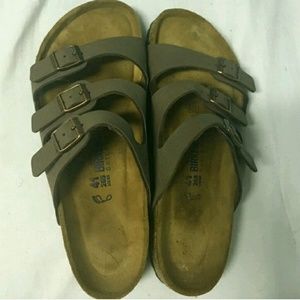 Three strap birkenstocks 41