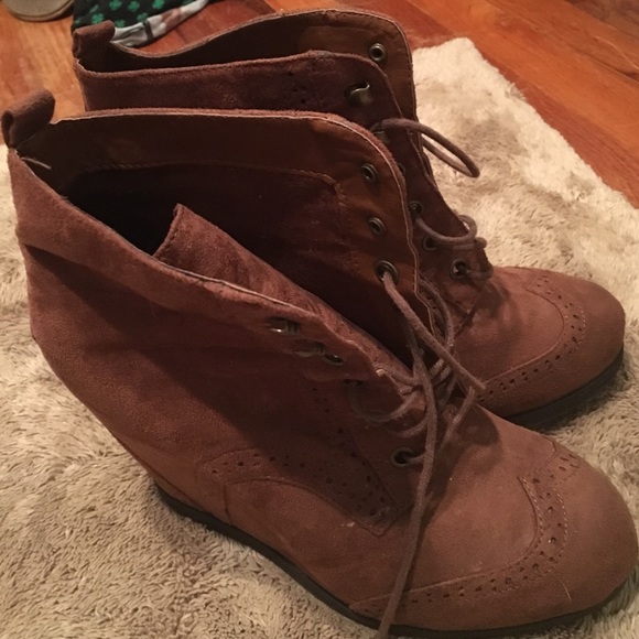 Brown heeled booties size 8