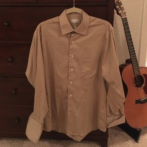 Van Heusen man's wrinkle free with French cuffs