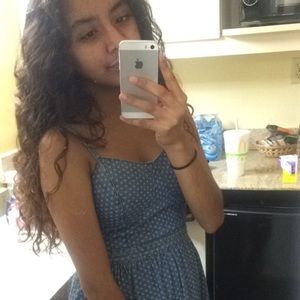 Meet your Posher, Analilia