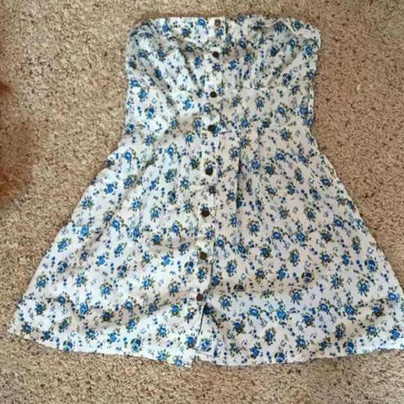 Strapless dress