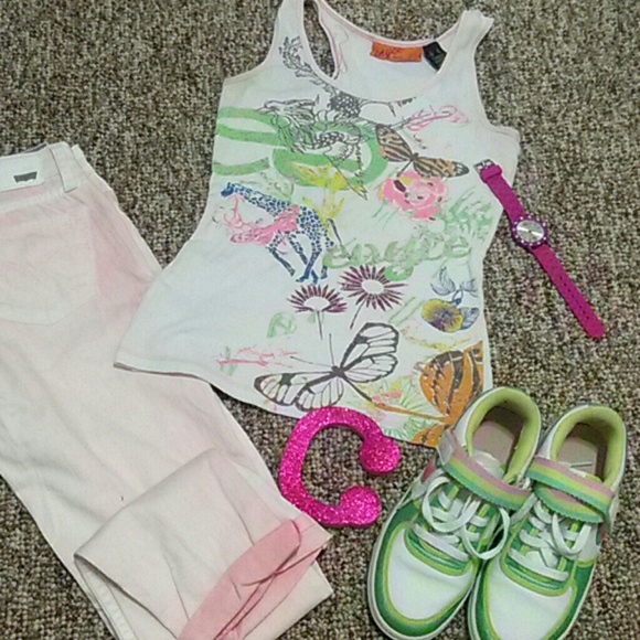 NIKES