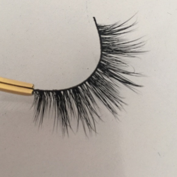 ✨Brooklyn Lash✨ - Picture 3 of 4