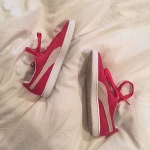 Red Classic Puma Suedes