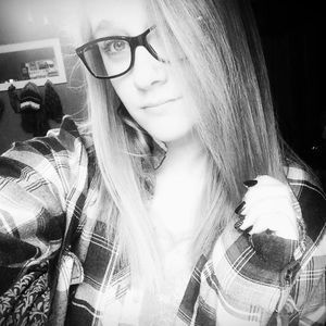 Meet your Posher, Hallee