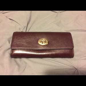 Turnlock Slim Envelope Wallet in Smooth Leather