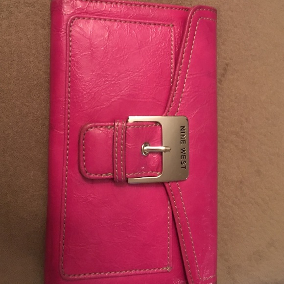 Nine West magenta wallet/ clutch purse - Picture 1 of 2