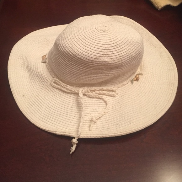 Floppy hat