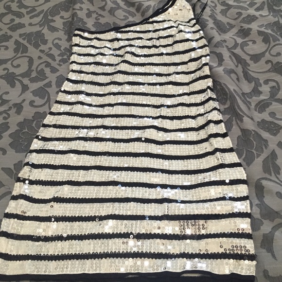 Sequin black and white dress .. !! Glam