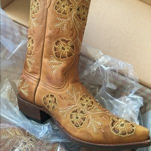 BNIB Macie Bean Boots Size 8.5