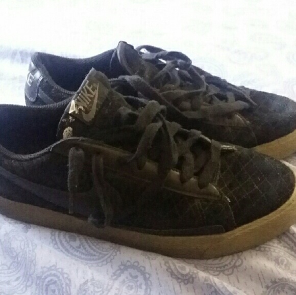 NIKE BLAZE SKATE SHOES 10 BLACK GRAY RARE