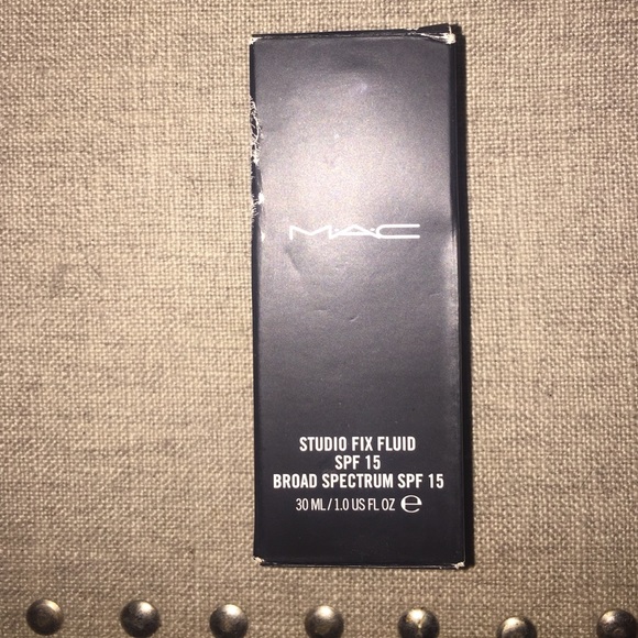 Mac studio fix fluid foundation