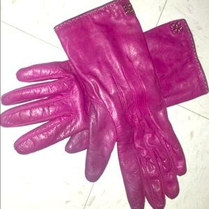 Coach leather magenta gloves👐🏽💕
